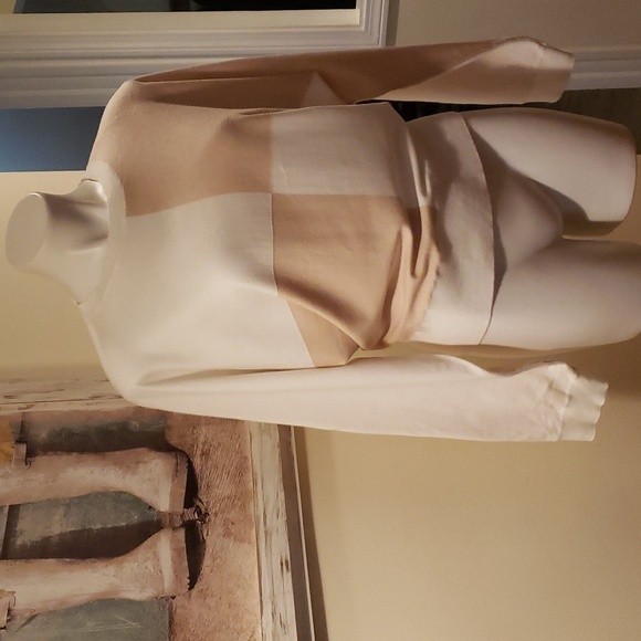 Chelsea & Theodore Sweater - Picture 2 of 10